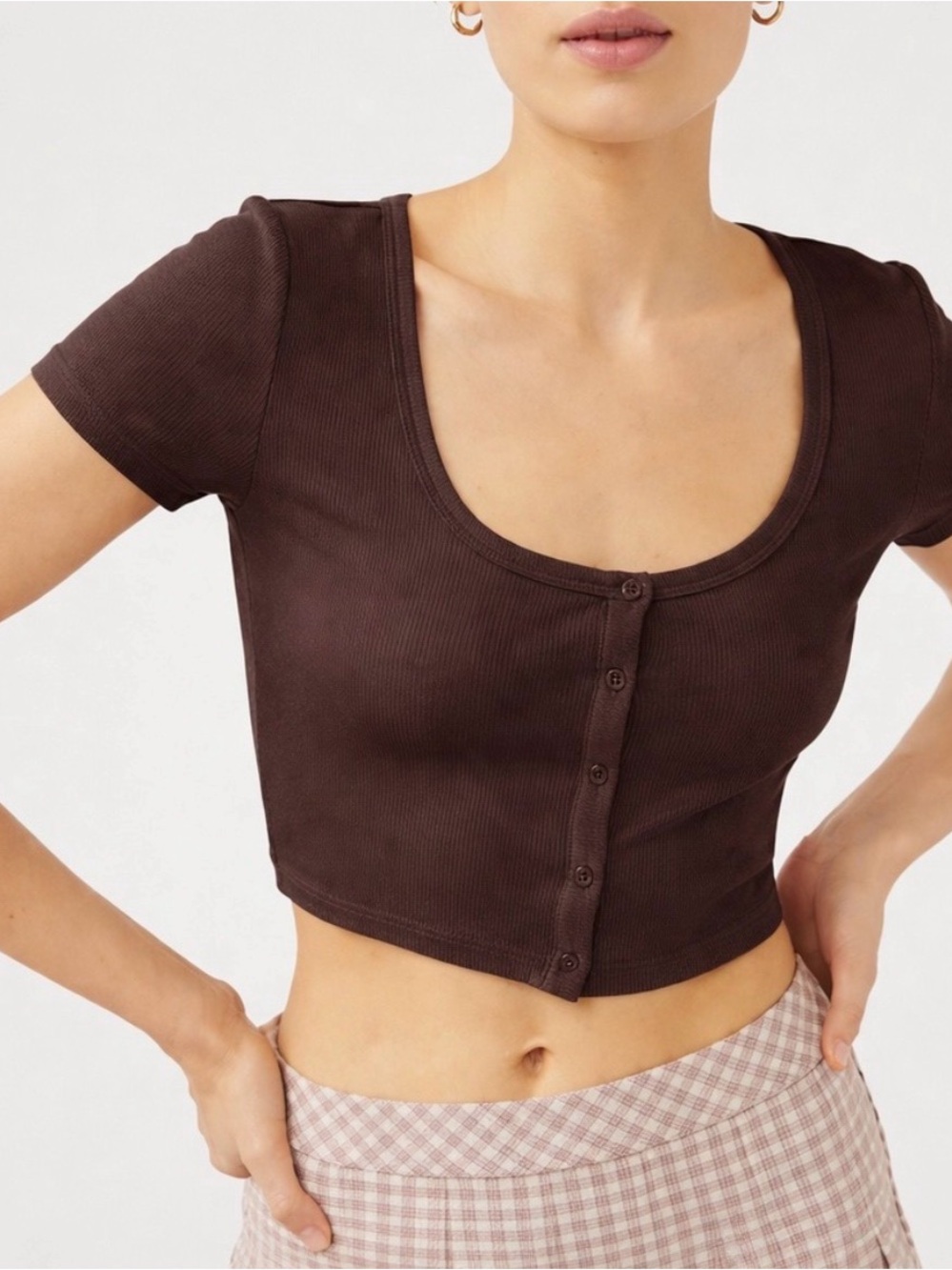 ARITZIA Sunday Best Holly Ribbed
Henley Crop Top